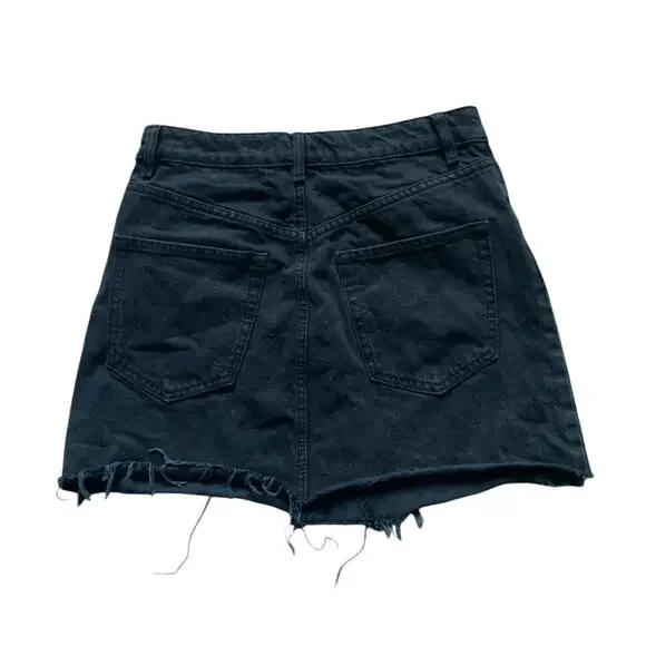 Zara Womens/Teen Black Mini Denim Skirt Button up fly Destressed Hem Size Medium - Picture 2 of 8